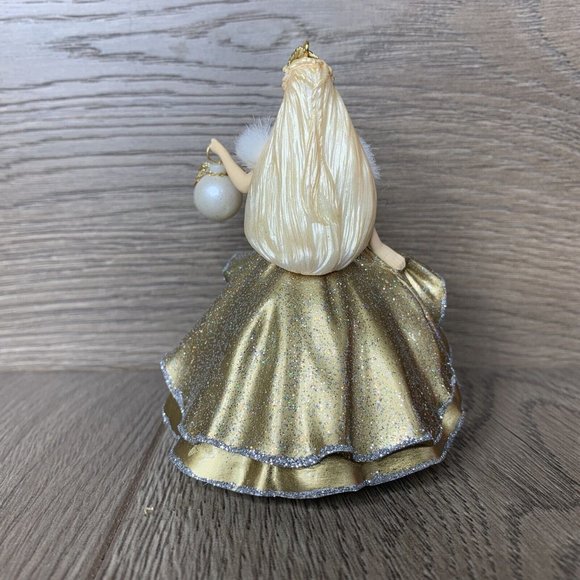Hallmark Keepsake 2000 Christmas Celebration Barbie Ornament Special Edition - Picture 2 of 6
